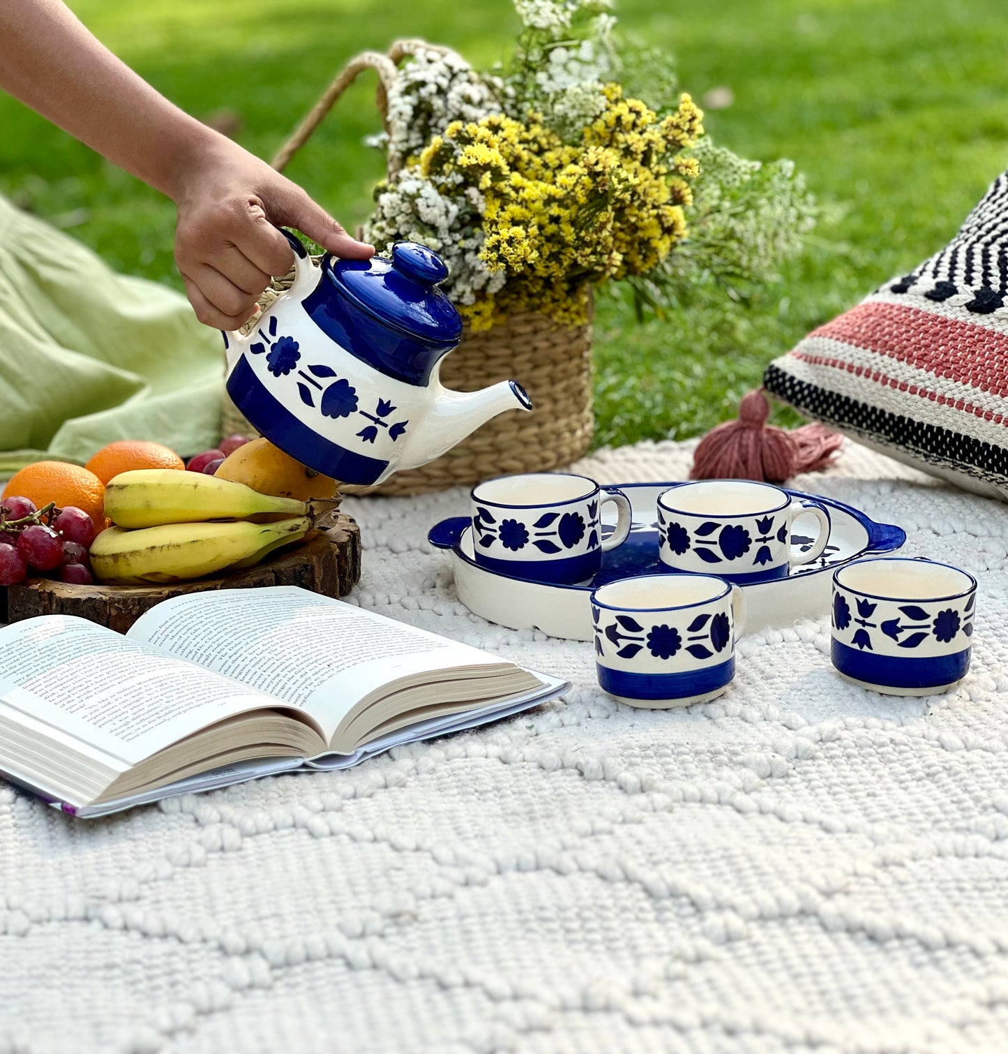 tea cup set with kettle